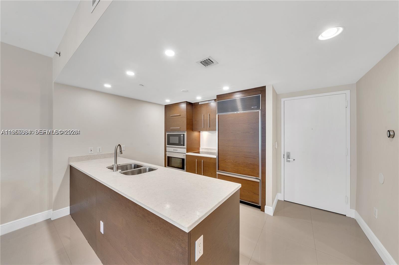 ICONBRICKELL CONDO NO 1 - Residential Lease