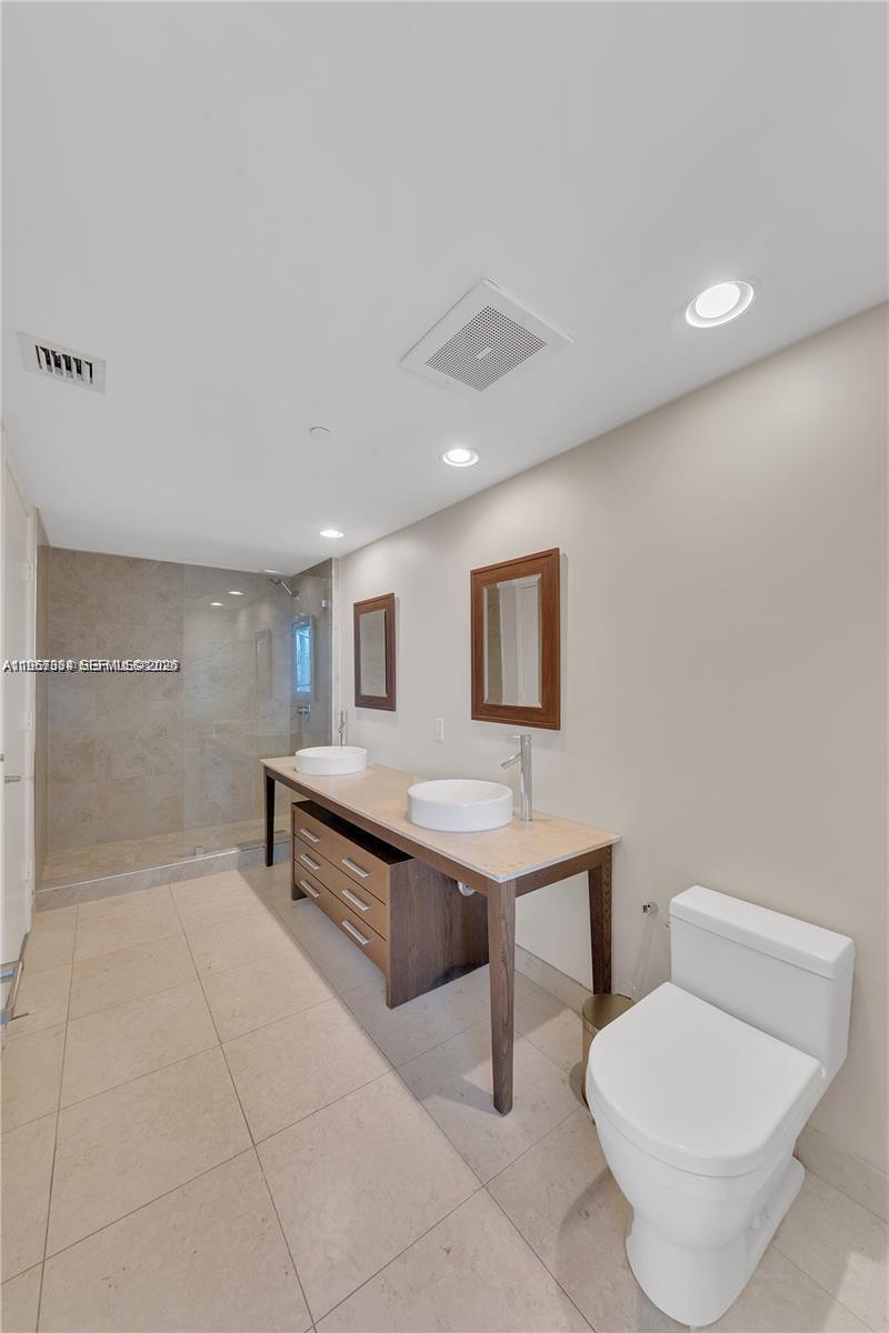 ICONBRICKELL CONDO NO 1 - Residential Lease