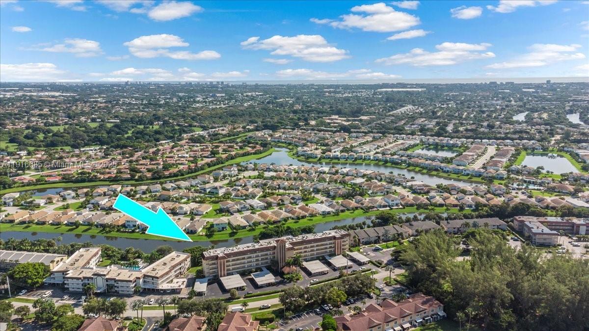 CRYSTAL LAKE CONDO 4100 - Residential