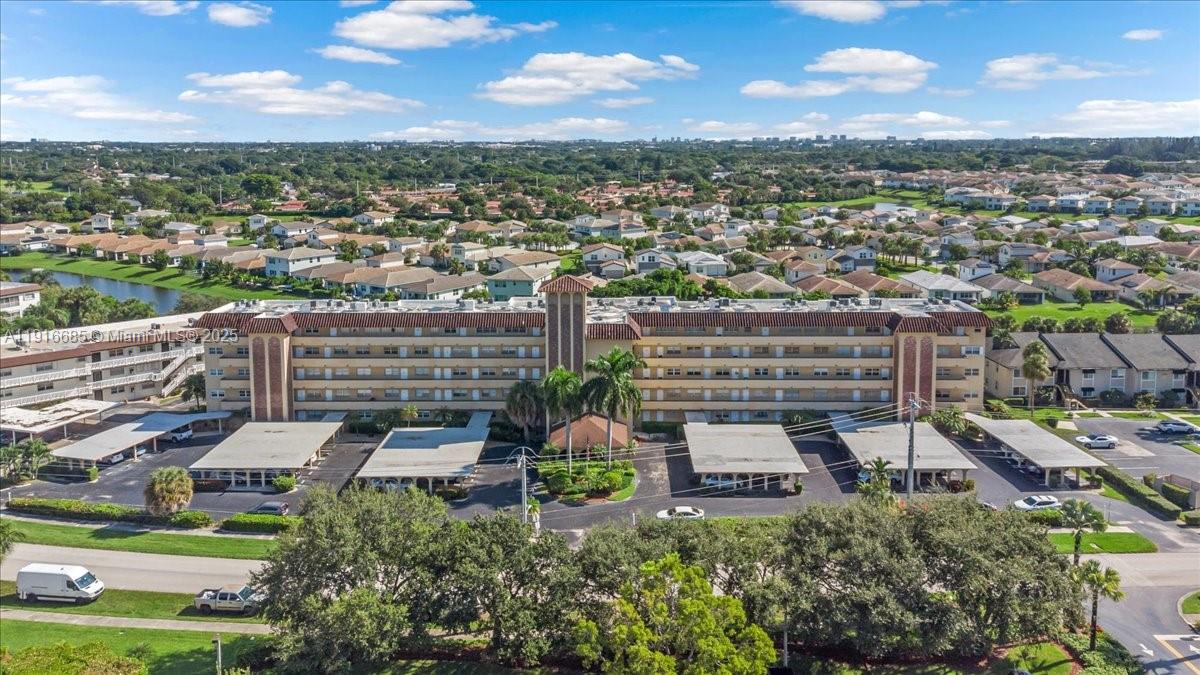 CRYSTAL LAKE CONDO 4100 - Residential