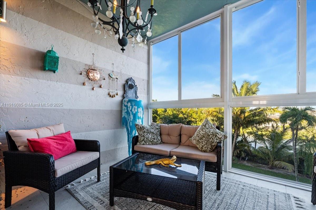 CRYSTAL LAKE CONDO 4100 - Residential