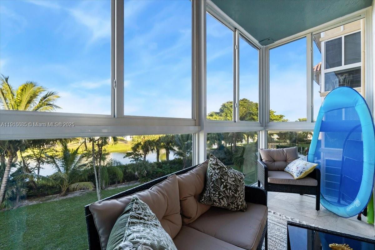 CRYSTAL LAKE CONDO 4100 - Residential