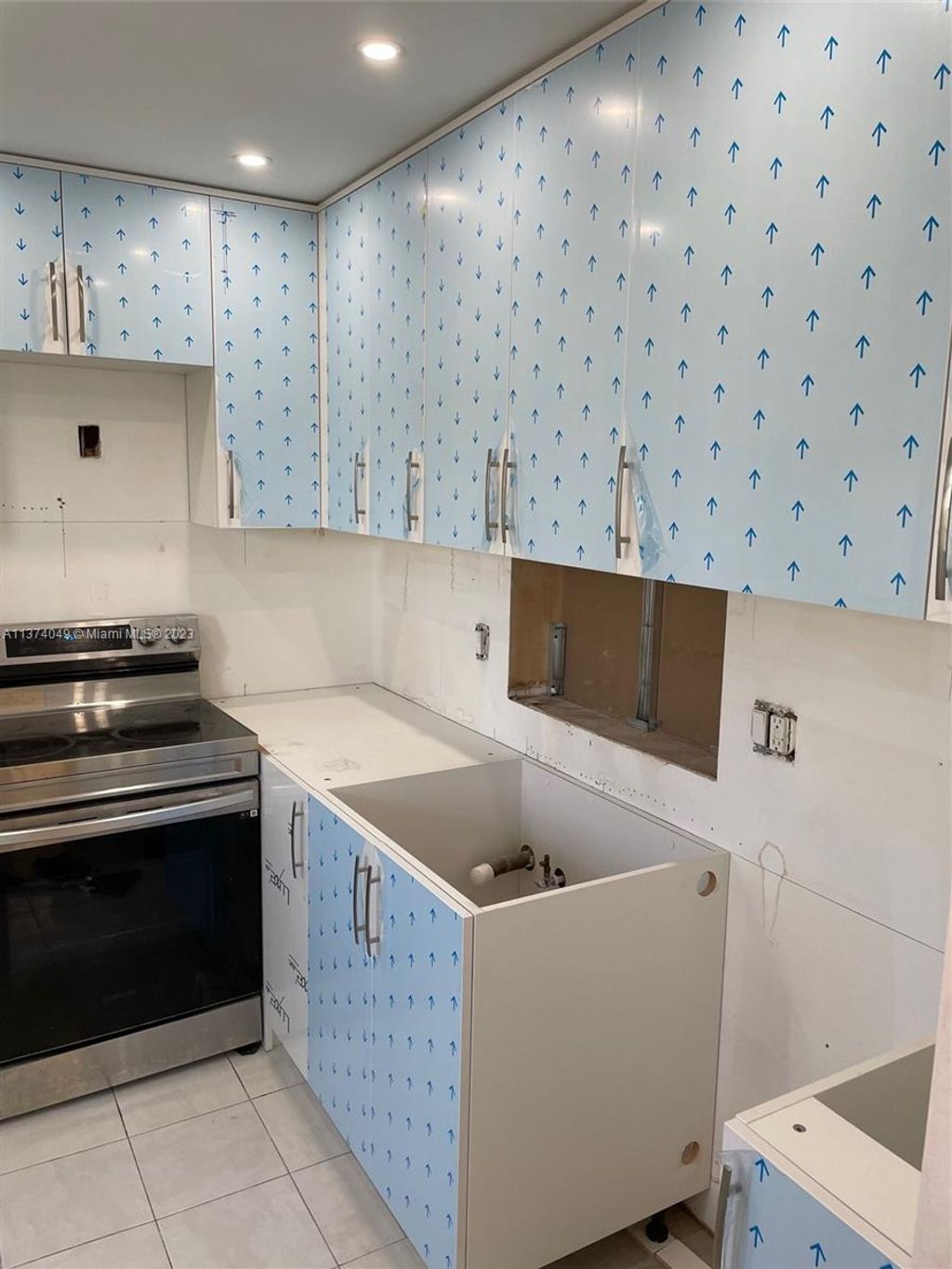 Photo of 320 NE 12th Ave #306, Hallandale Beach, FL 33009 (MLS # A11374049)