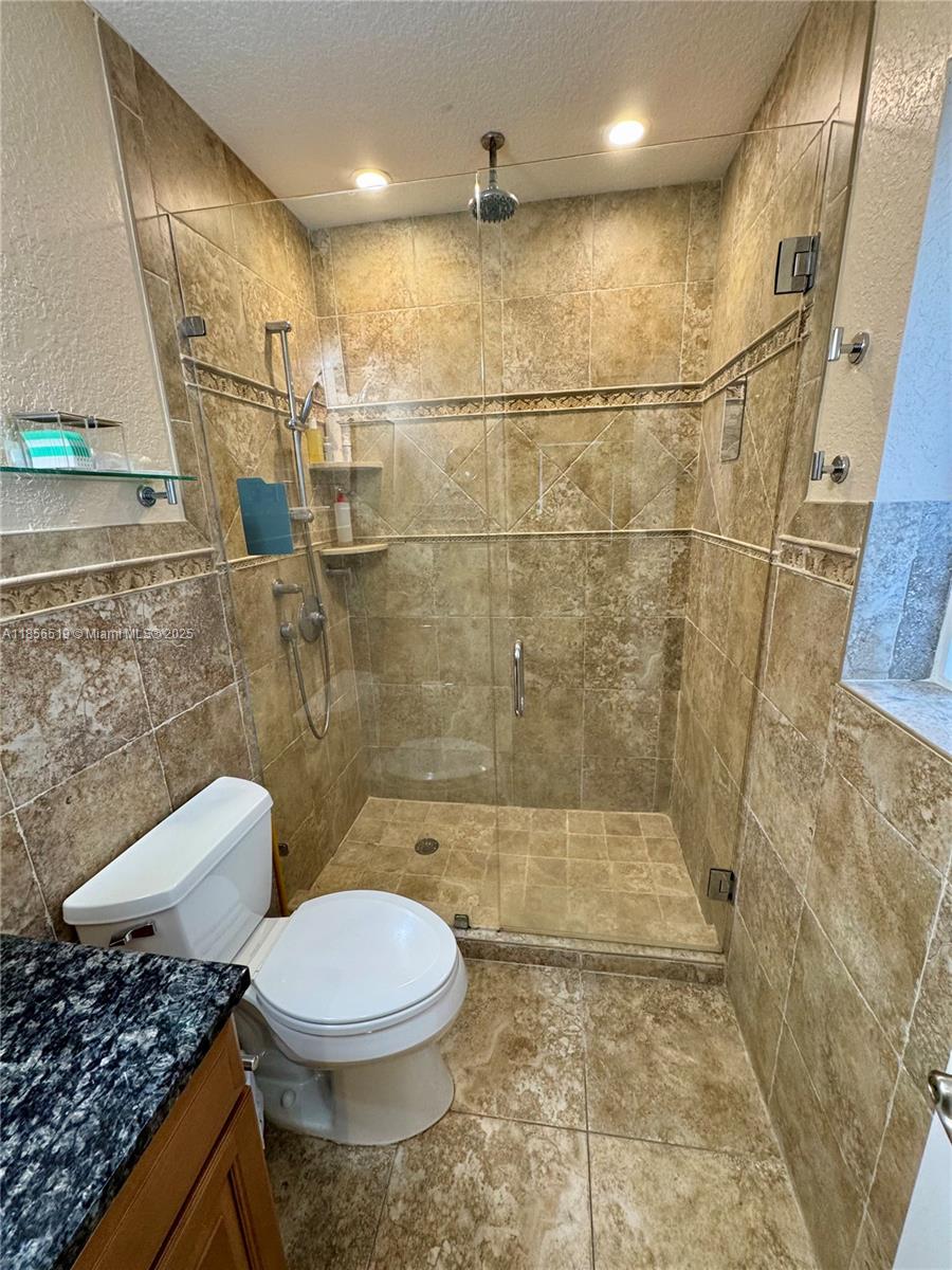 HOLLYWOOD LITTLE RANCHES - Residential