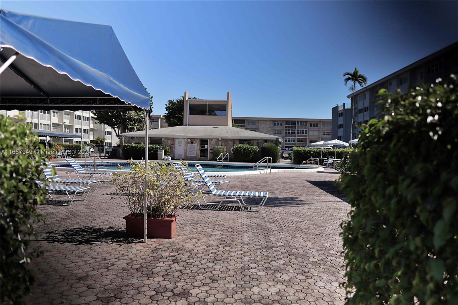 FIRST GULFSTREAM GARDEN C - Residential
