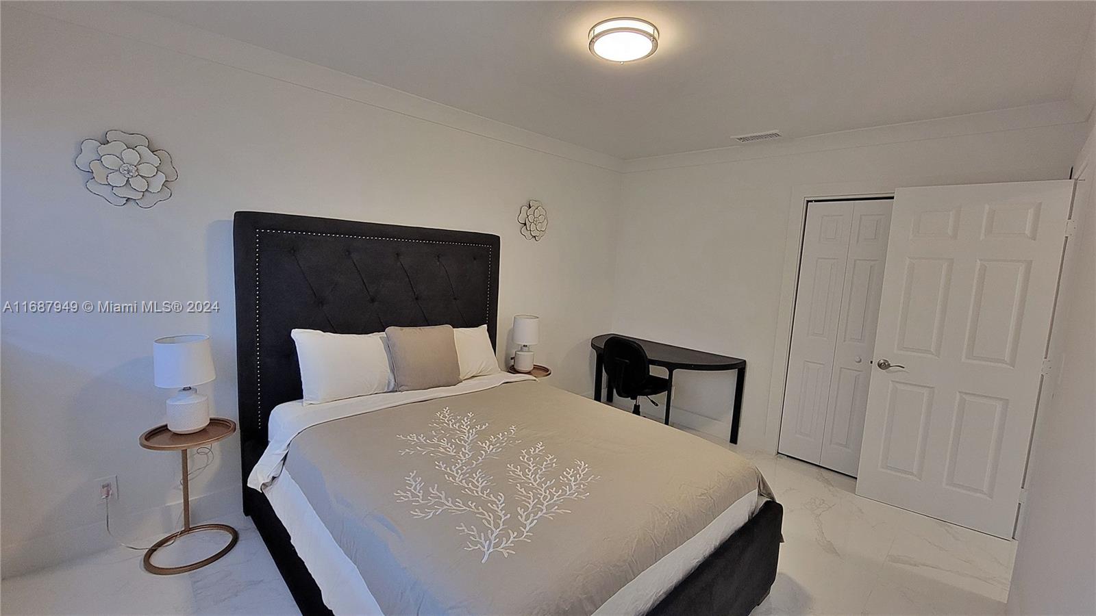 FIRST GULFSTREAM GARDEN C - Residential