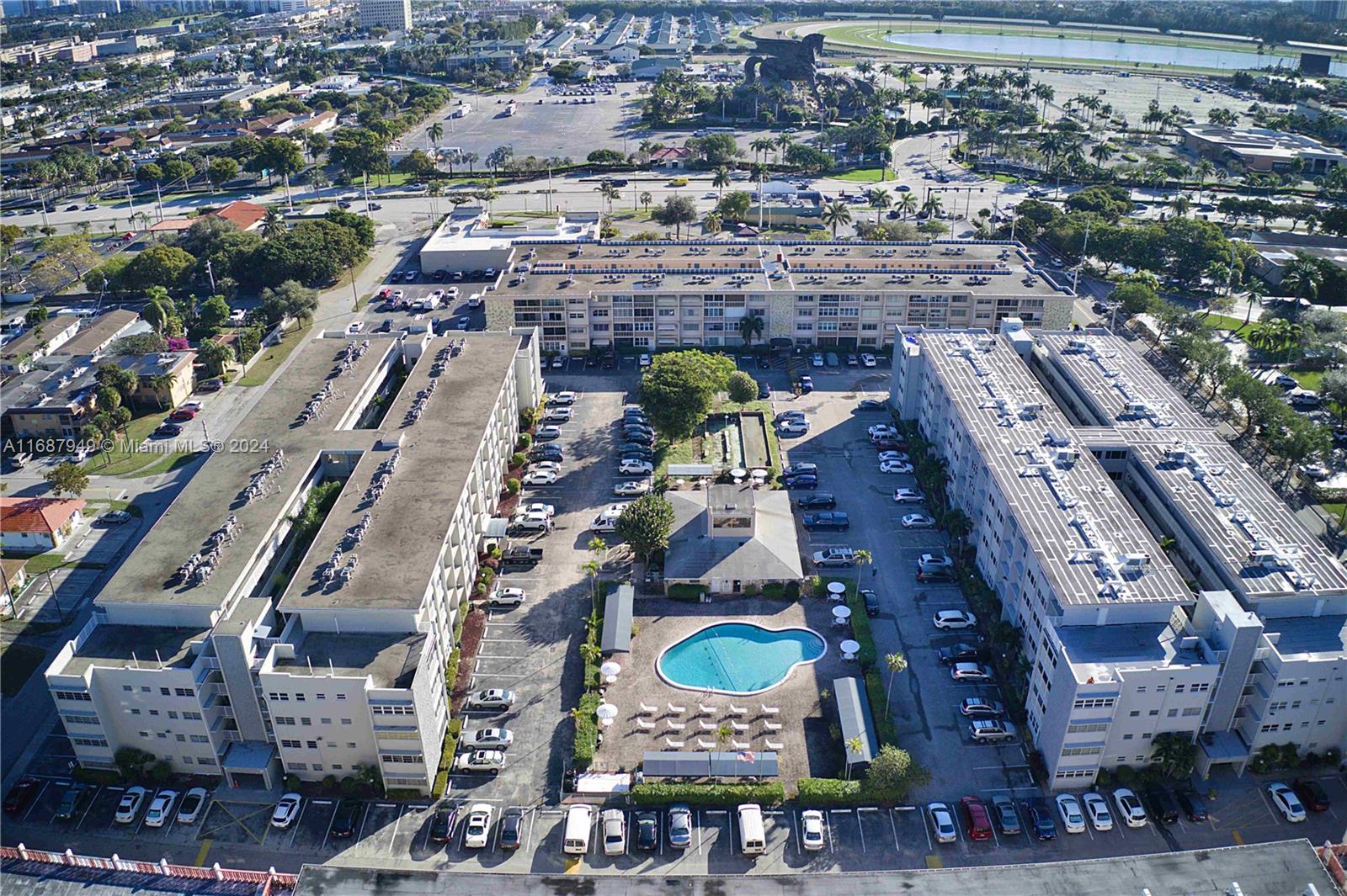 FIRST GULFSTREAM GARDEN C - Residential