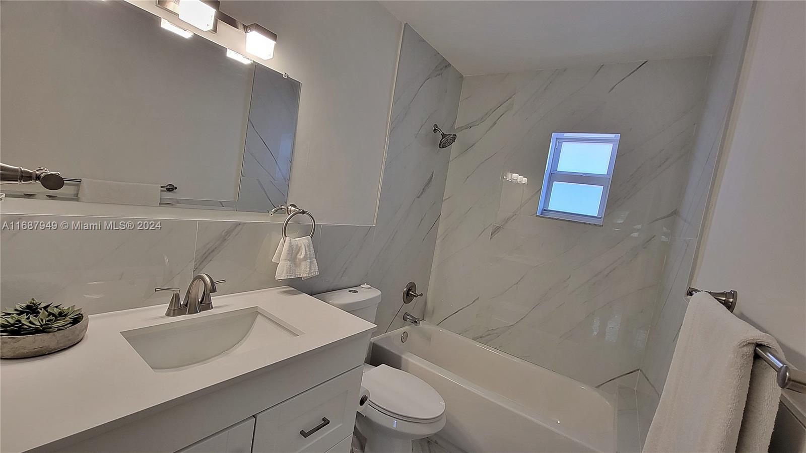 FIRST GULFSTREAM GARDEN C - Residential