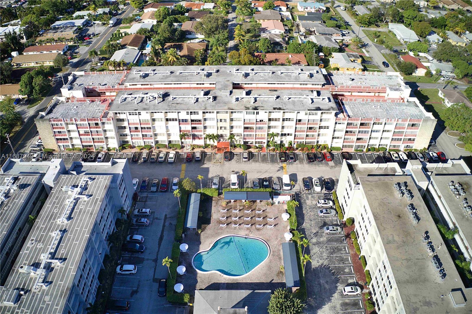 FIRST GULFSTREAM GARDEN C - Residential