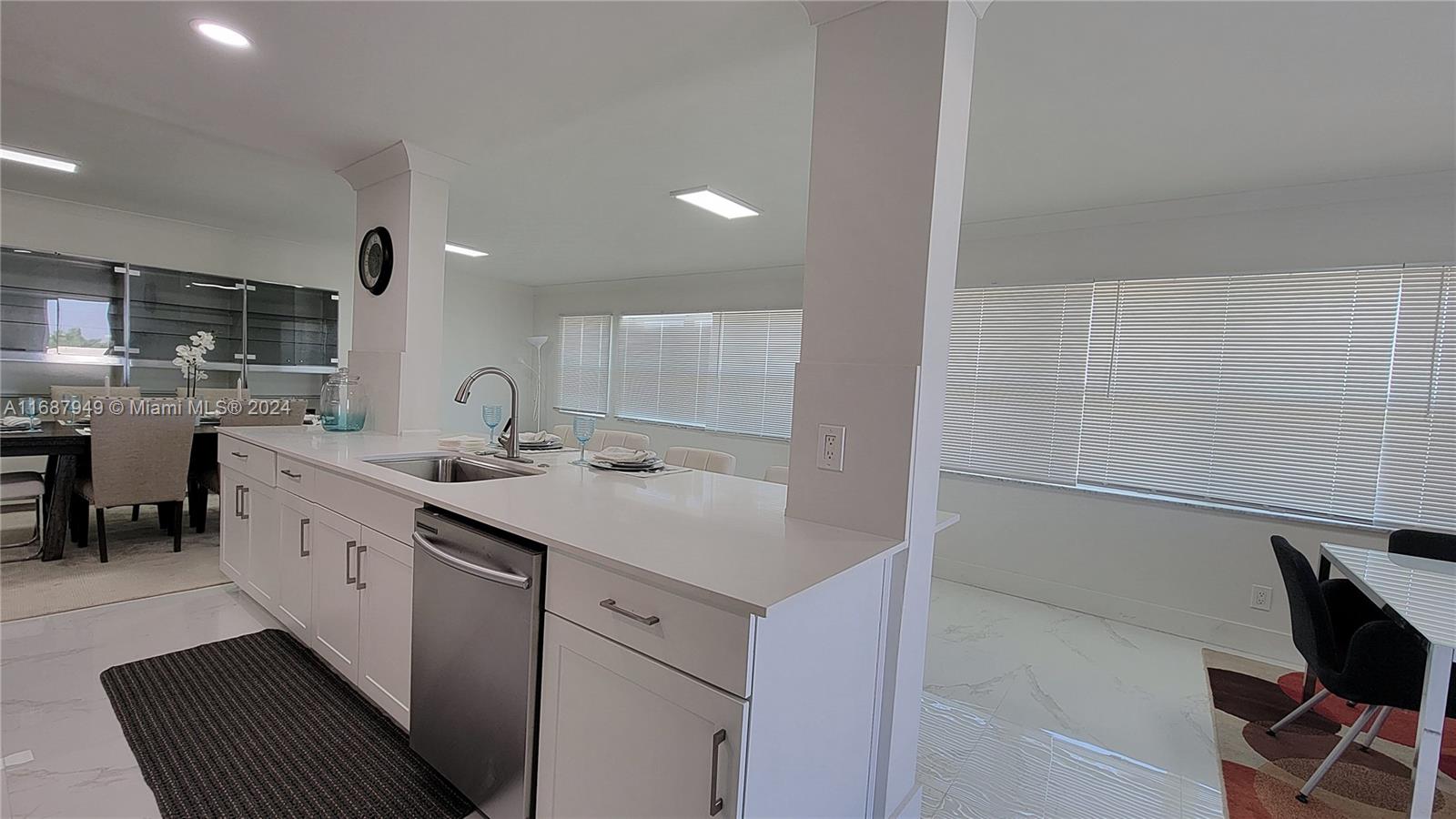 FIRST GULFSTREAM GARDEN C - Residential