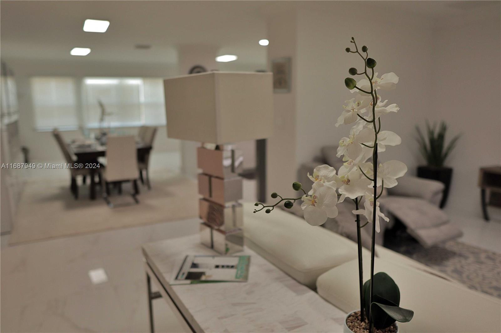 FIRST GULFSTREAM GARDEN C - Residential