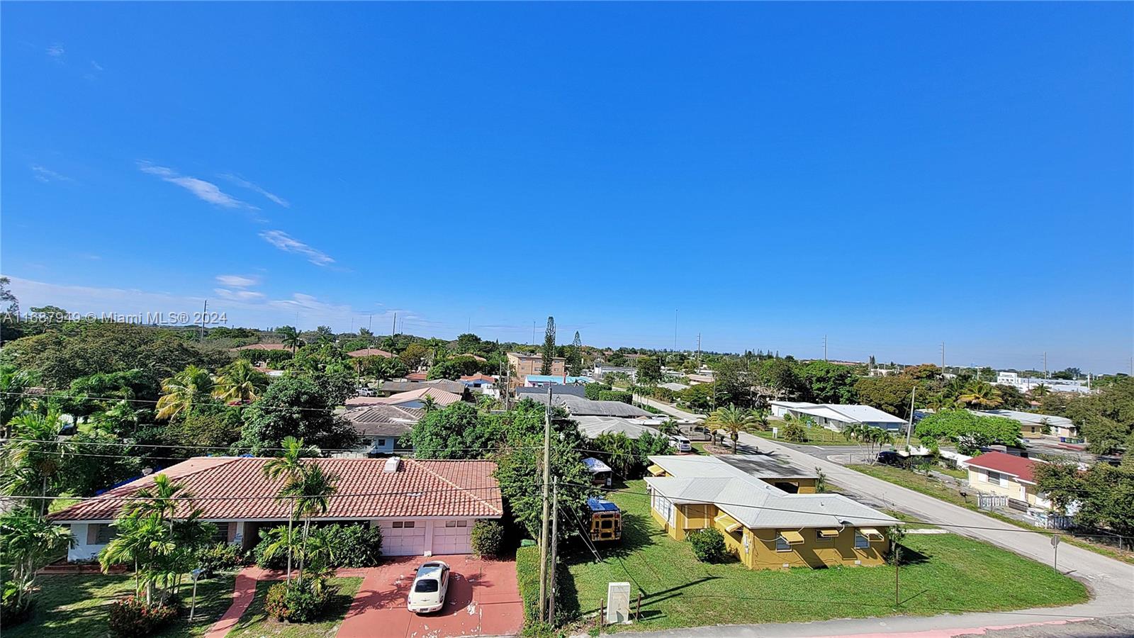 FIRST GULFSTREAM GARDEN C - Residential