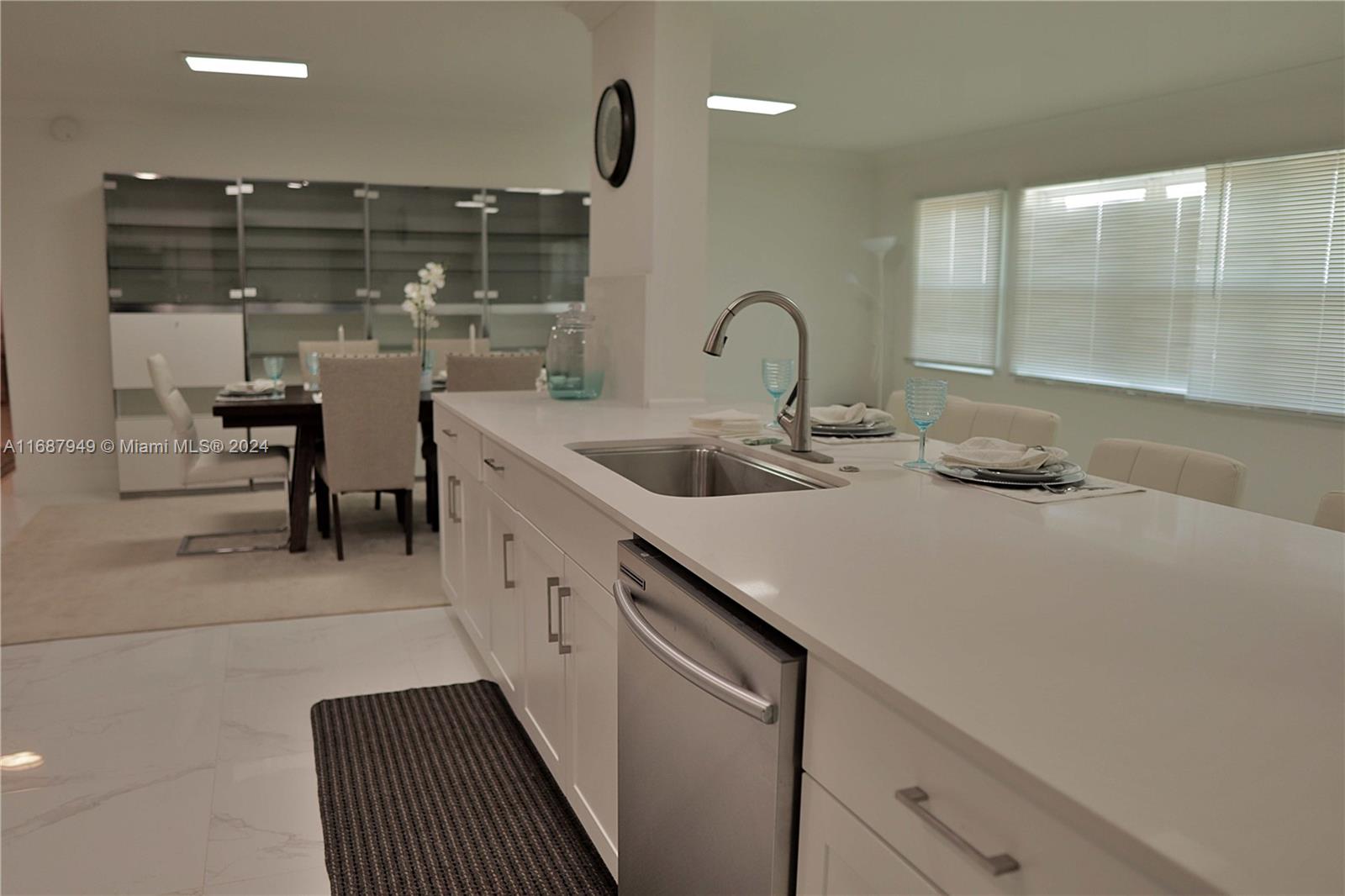 FIRST GULFSTREAM GARDEN C - Residential