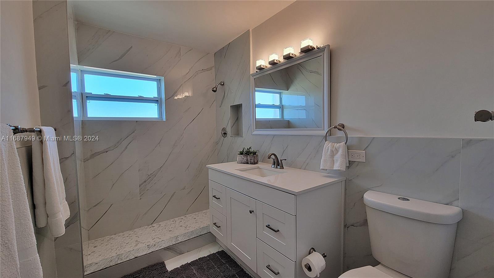 FIRST GULFSTREAM GARDEN C - Residential