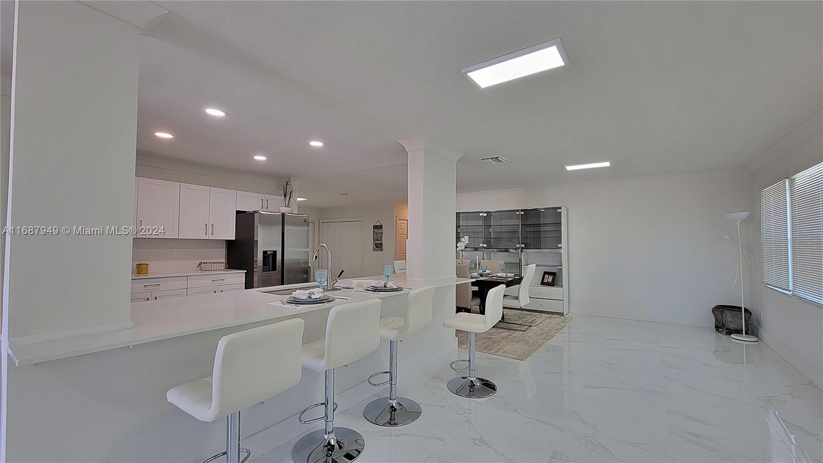 FIRST GULFSTREAM GARDEN C - Residential