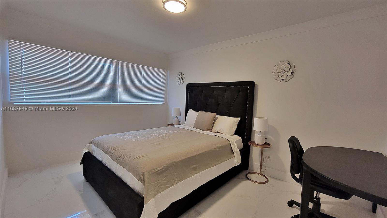 FIRST GULFSTREAM GARDEN C - Residential
