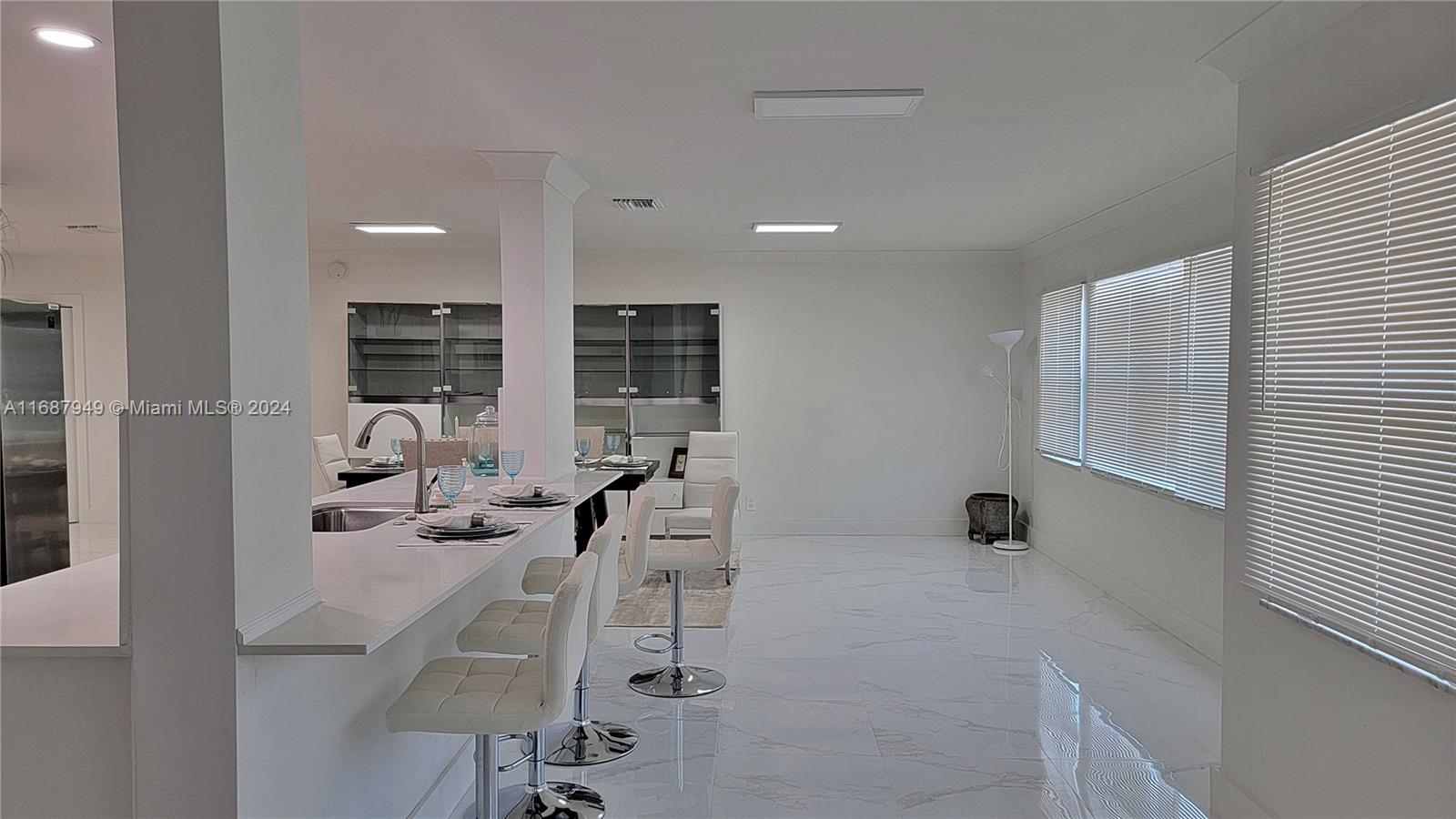FIRST GULFSTREAM GARDEN C - Residential