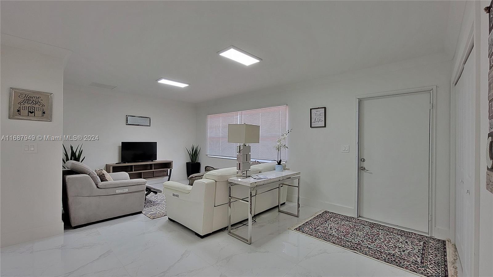 FIRST GULFSTREAM GARDEN C - Residential