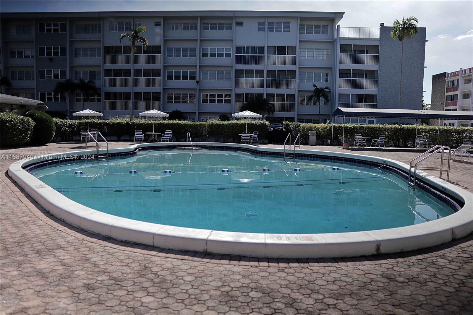 FIRST GULFSTREAM GARDEN C - Residential