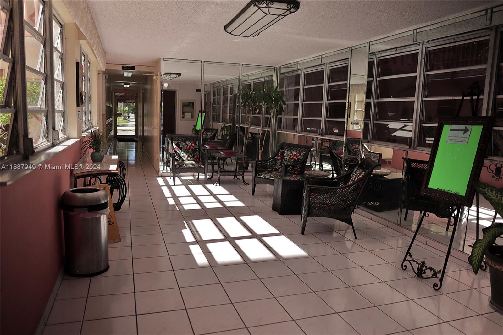 FIRST GULFSTREAM GARDEN C - Residential