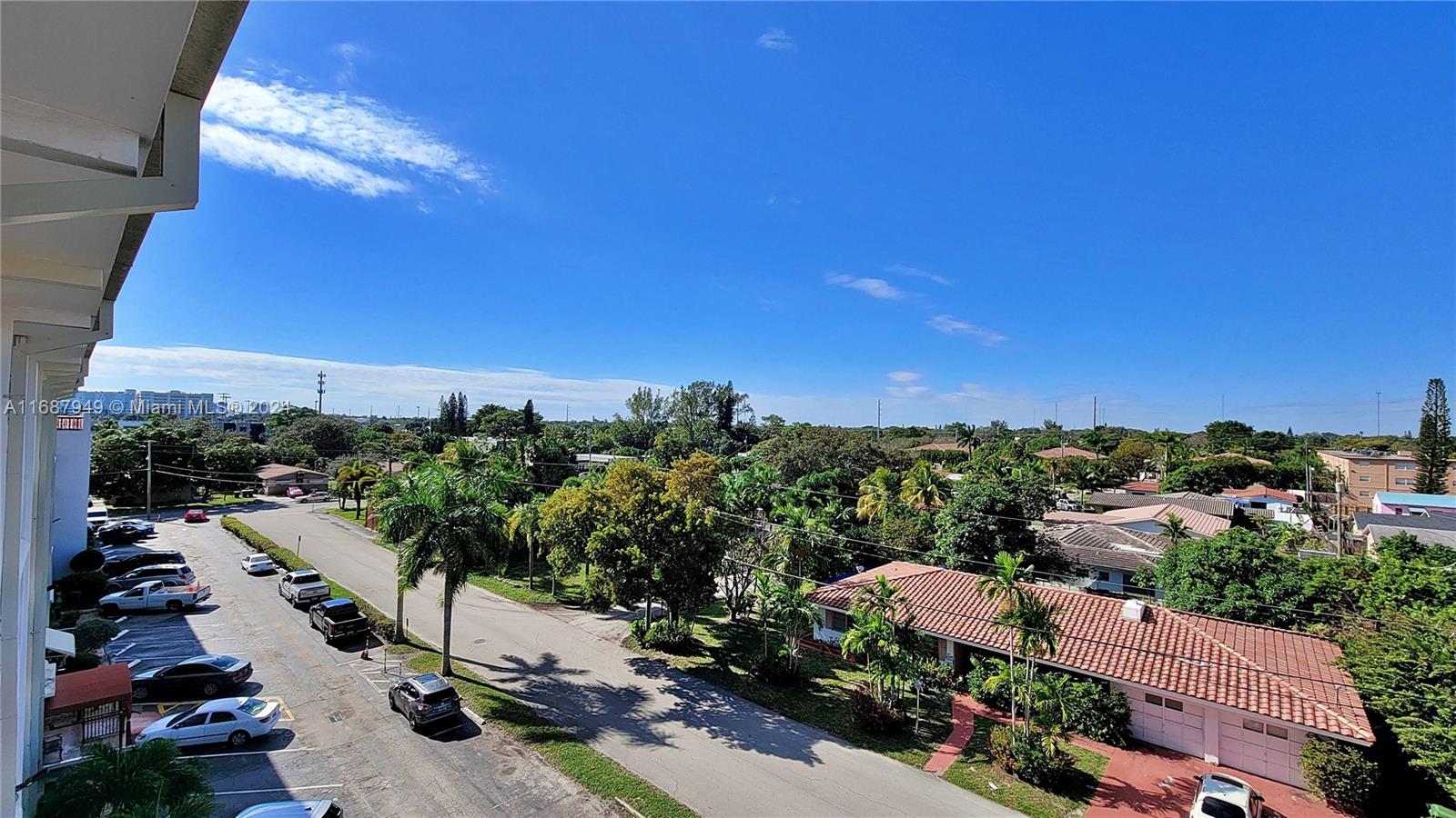 FIRST GULFSTREAM GARDEN C - Residential