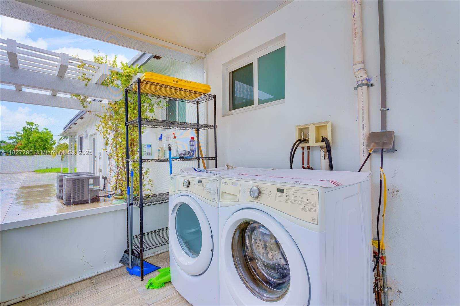 GLENROYAL SUB - Residential Income