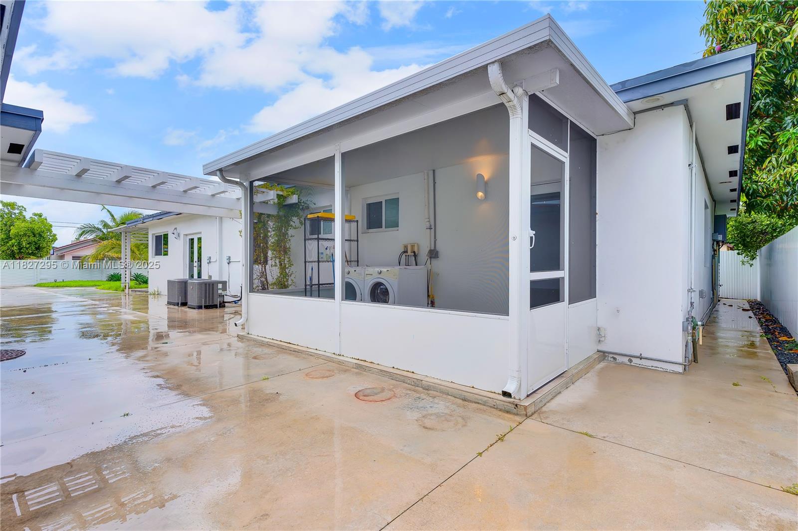 GLENROYAL SUB - Residential Income