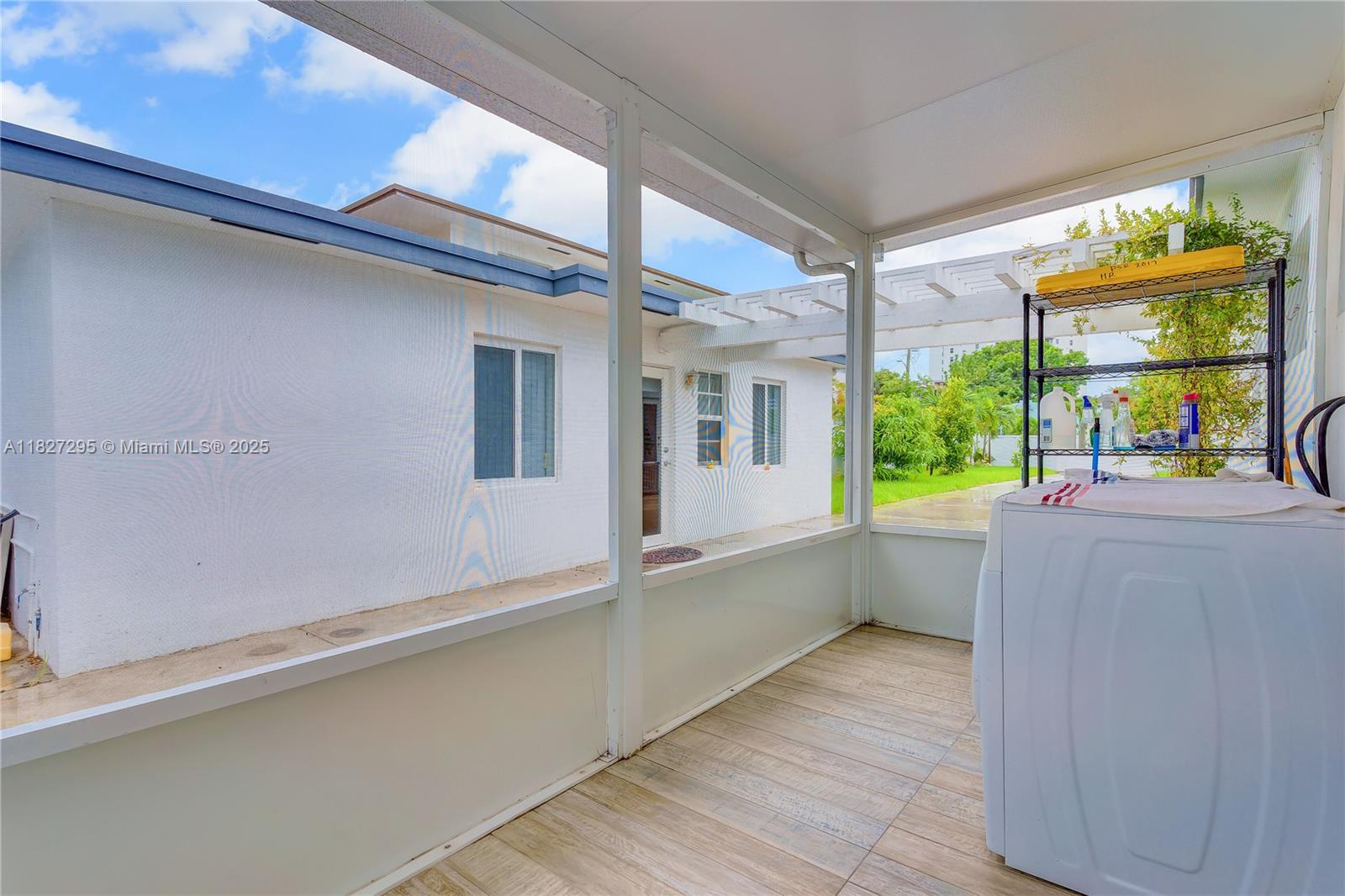 GLENROYAL SUB - Residential Income