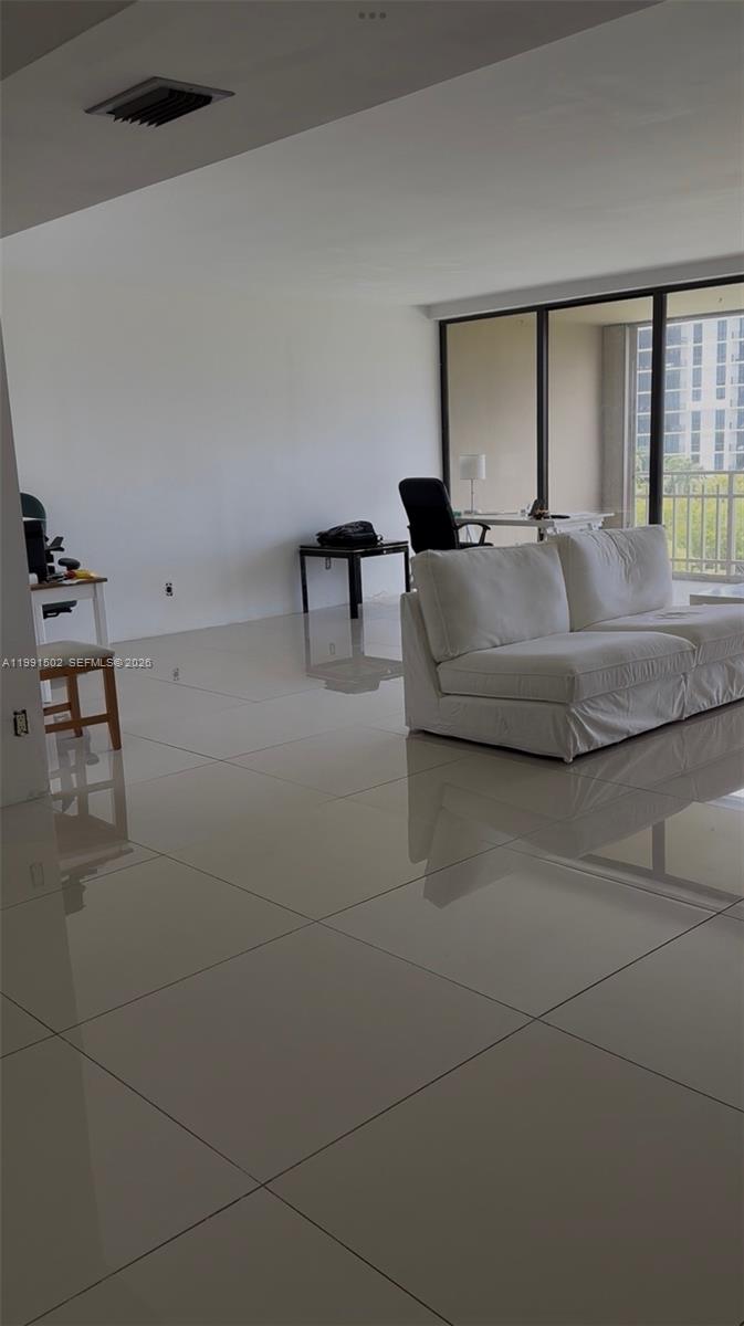 JOCKEY CLUB III CONDO - Residential