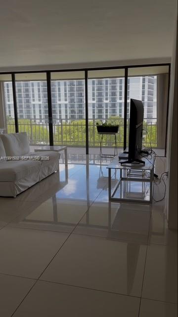 JOCKEY CLUB III CONDO - Residential