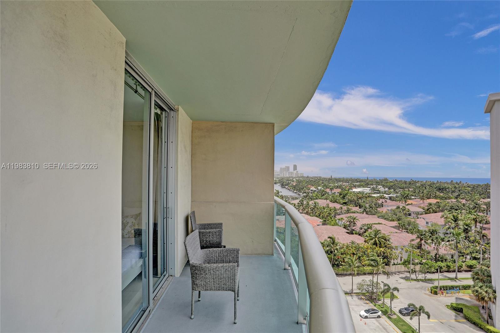 19390 Collins Ave 1114