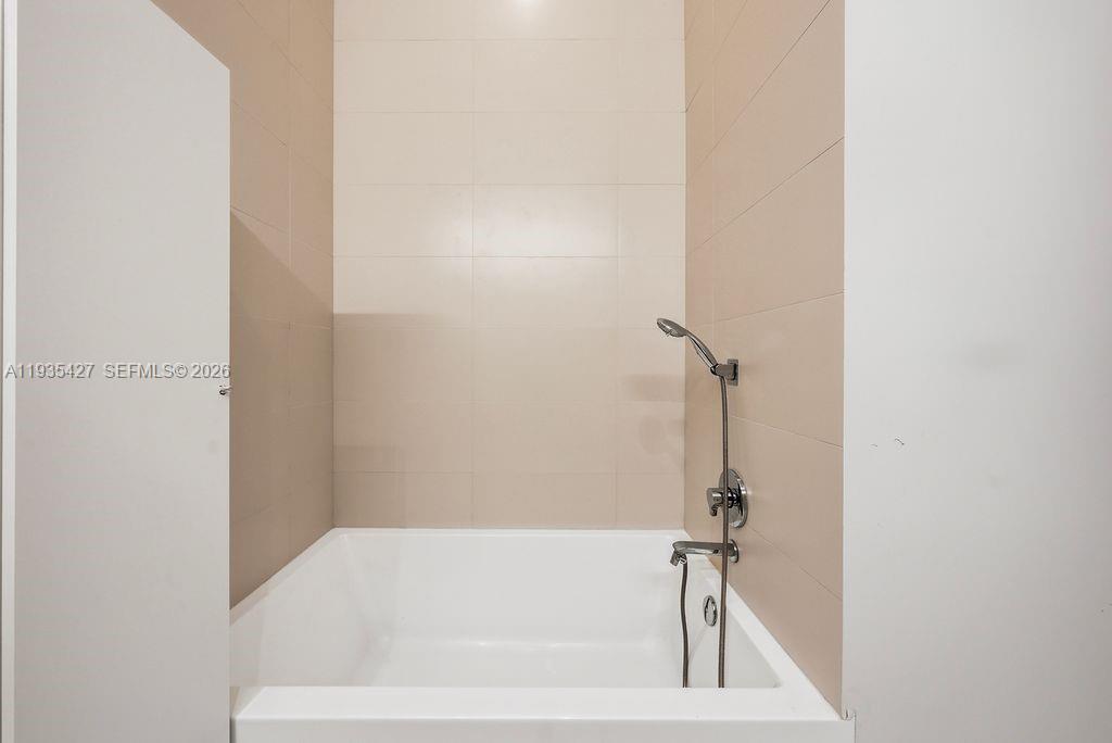 PARAISO BAYVIEWS CONDO - Residential