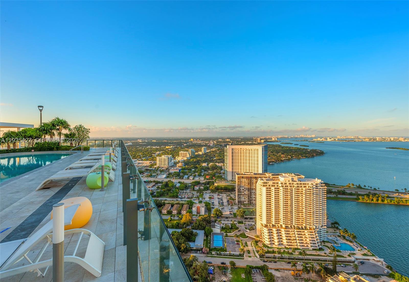 PARAISO BAYVIEWS CONDO - Residential