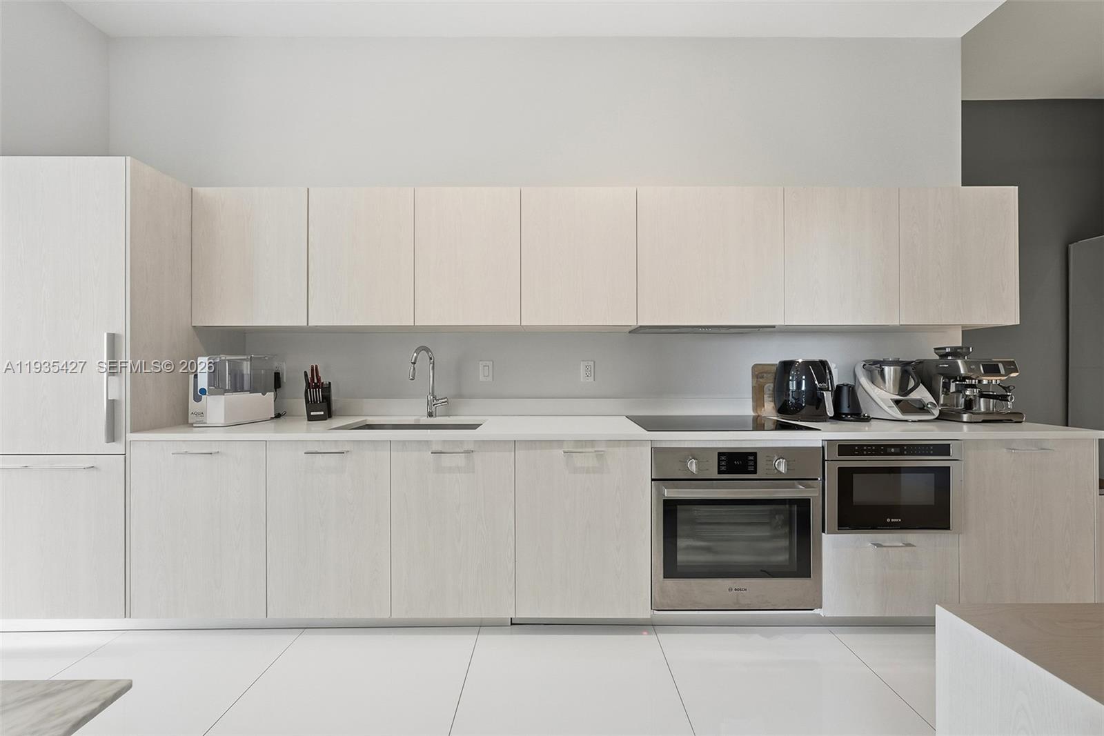 PARAISO BAYVIEWS CONDO - Residential