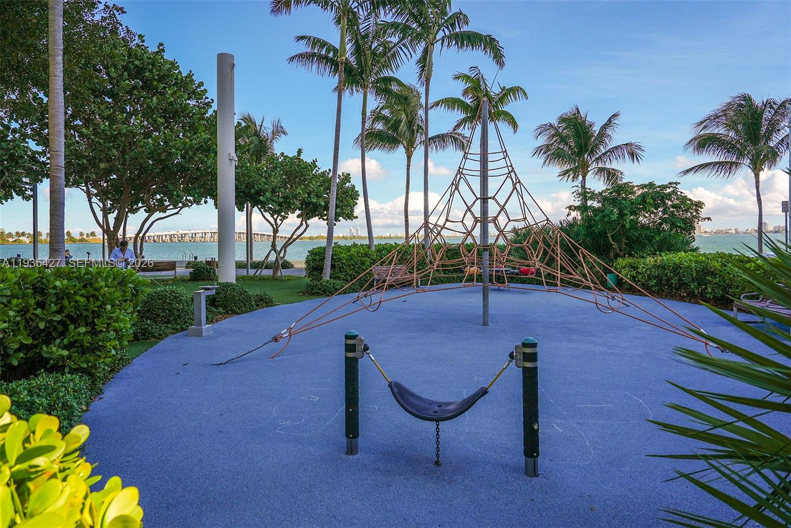 PARAISO BAYVIEWS CONDO - Residential