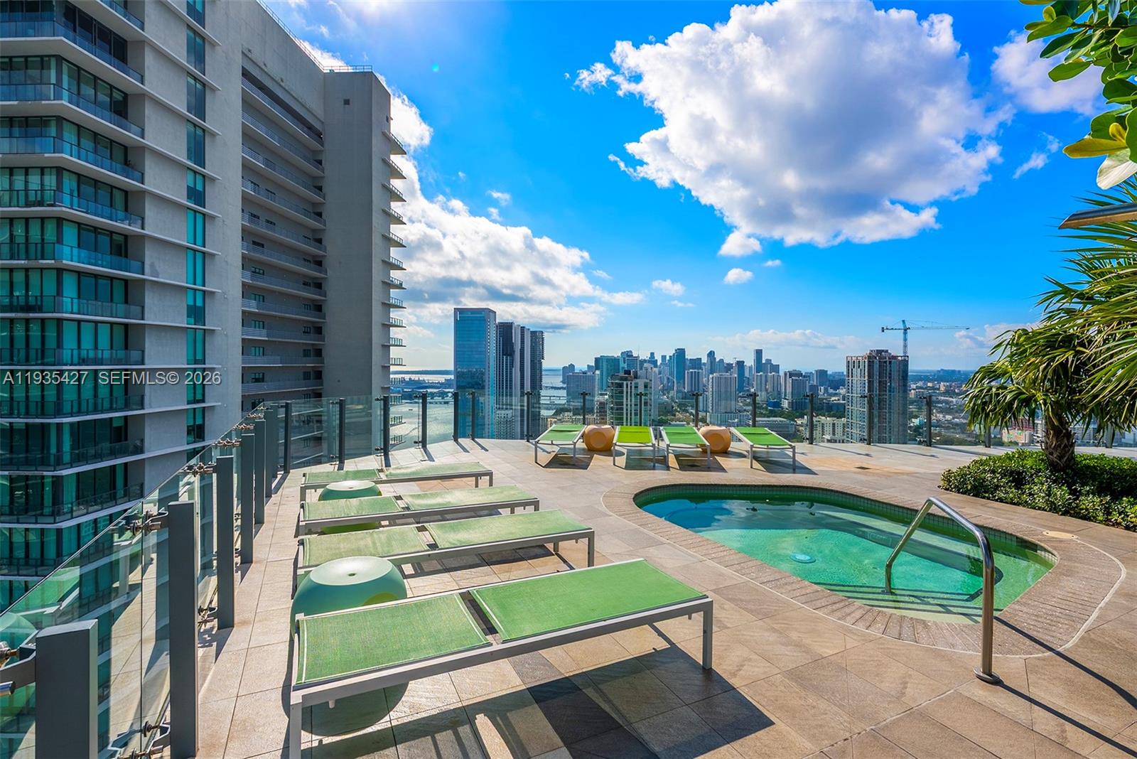 PARAISO BAYVIEWS CONDO - Residential