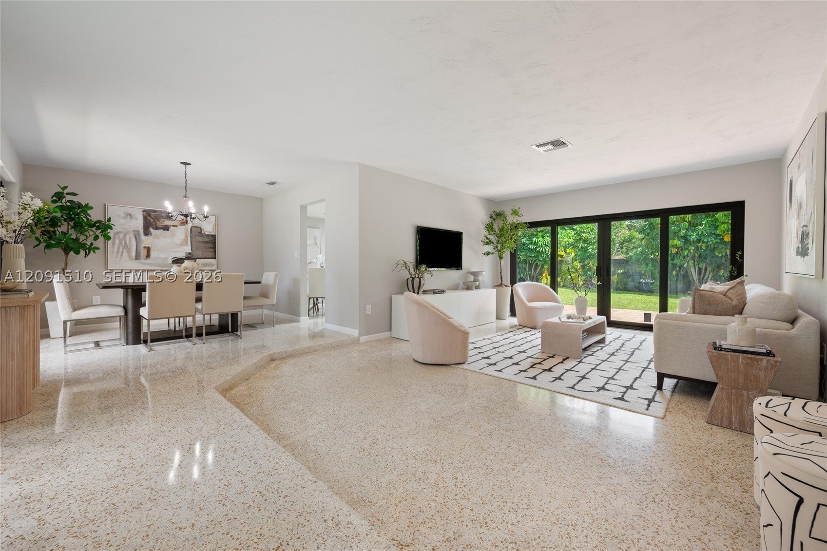 10221 SW 109th St, Miami, FL, 33176/$915,000 3 10221 SW 109th St