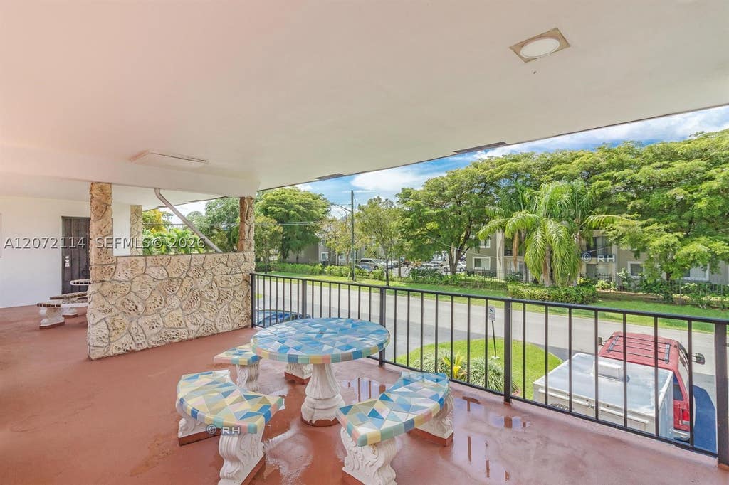 Photo of 344 SW 1st St #6, Pompano Beach, FL 33060 (MLS # A12072114)