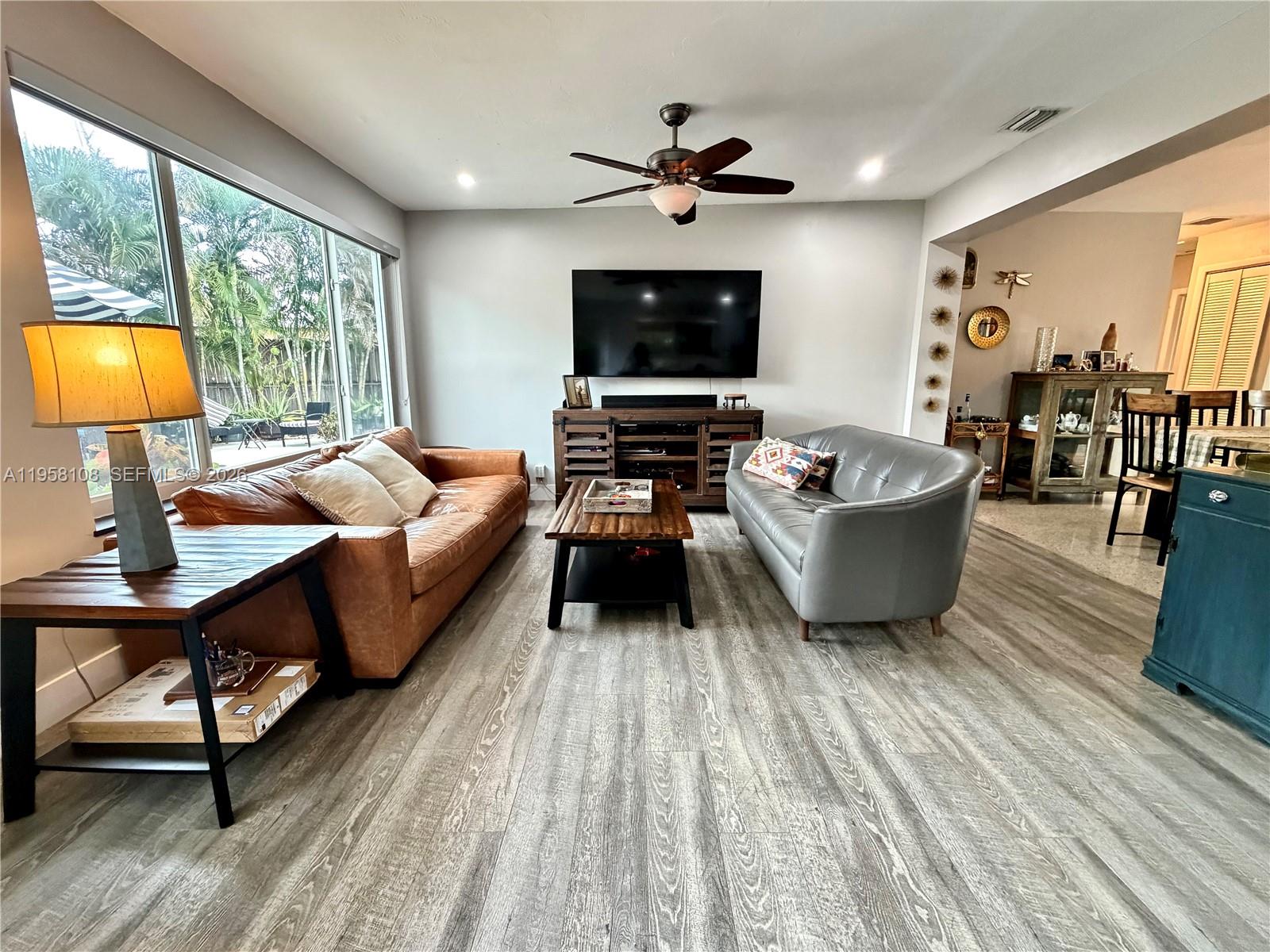 LAKE FOREST SEC 4 - Residential Lease