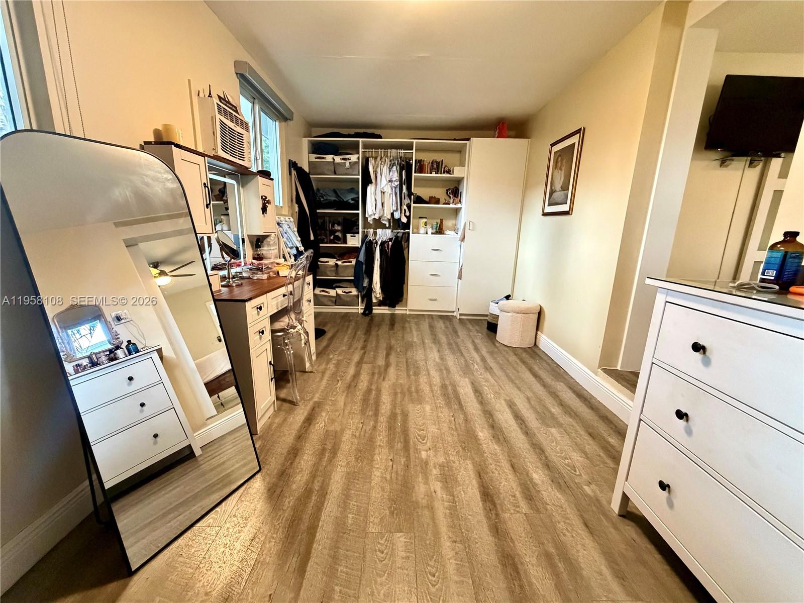 LAKE FOREST SEC 4 - Residential Lease