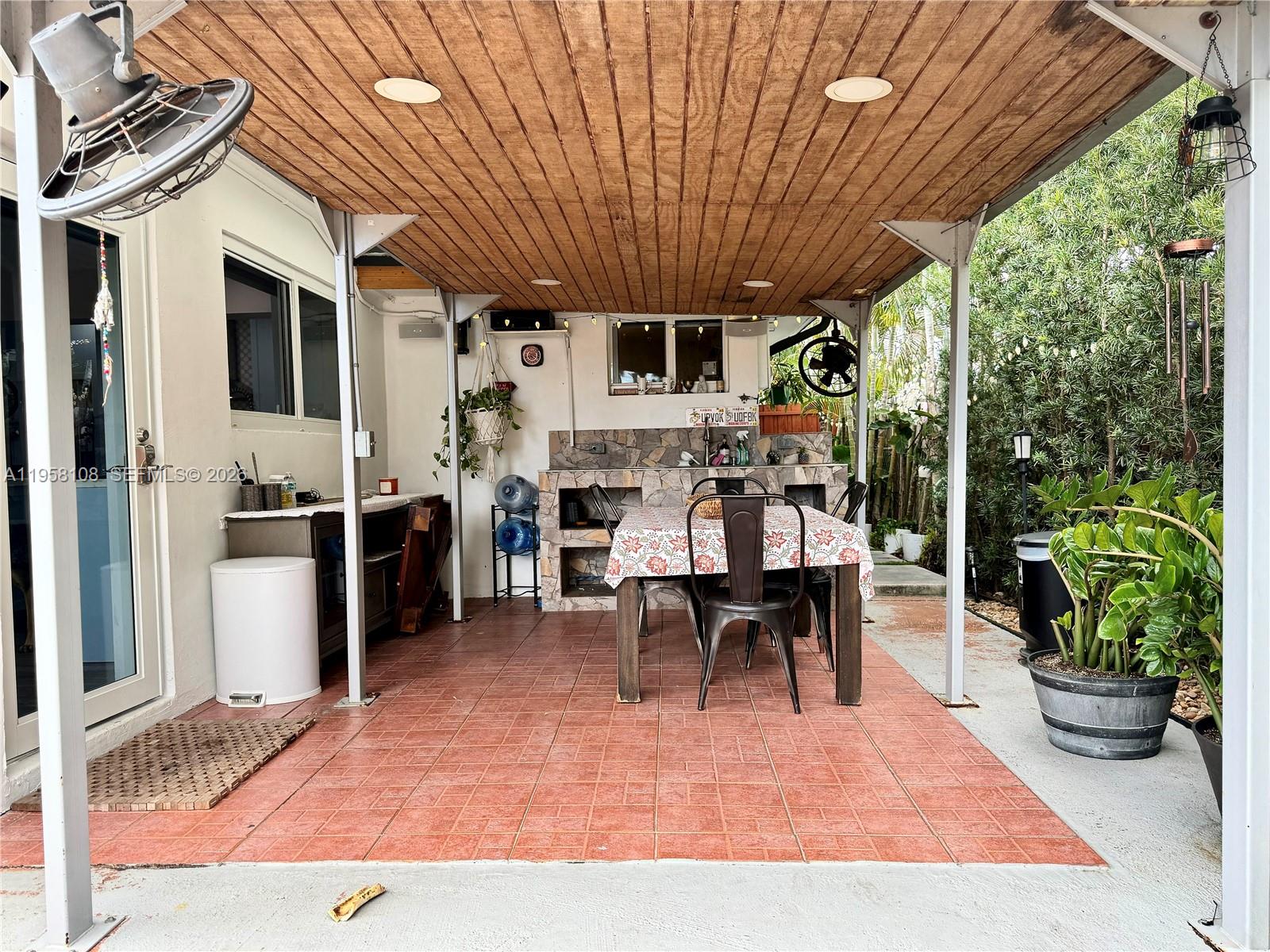 LAKE FOREST SEC 4 - Residential Lease