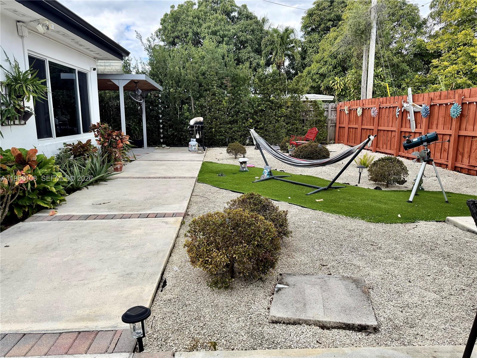 LAKE FOREST SEC 4 - Residential Lease