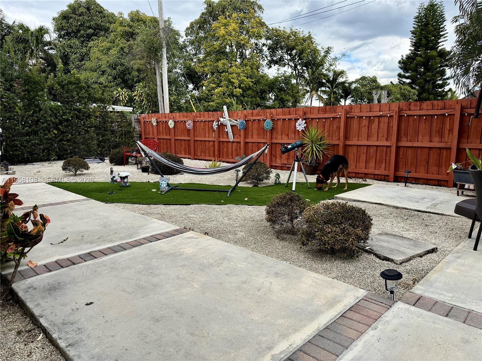 LAKE FOREST SEC 4 - Residential Lease