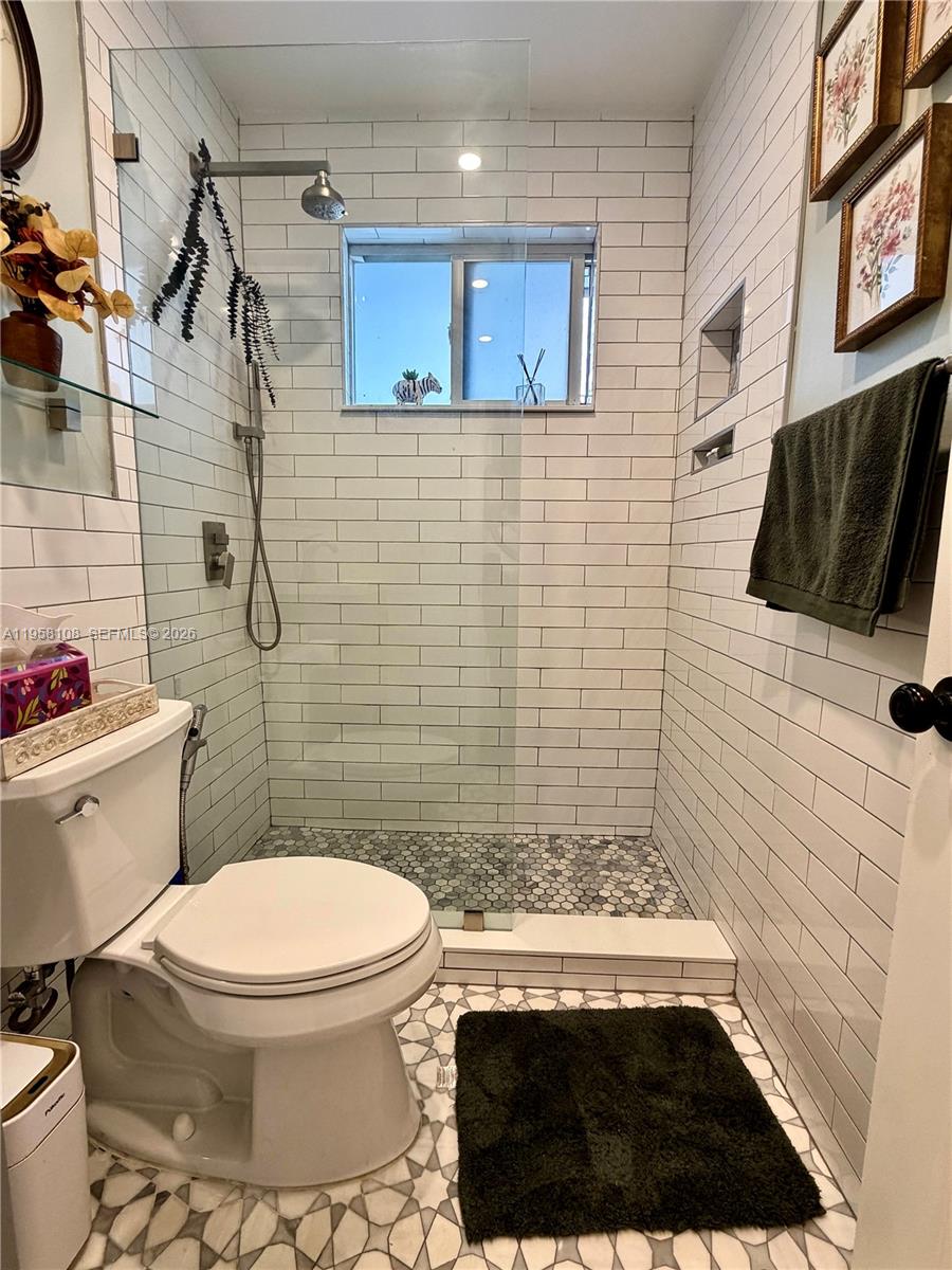 LAKE FOREST SEC 4 - Residential Lease