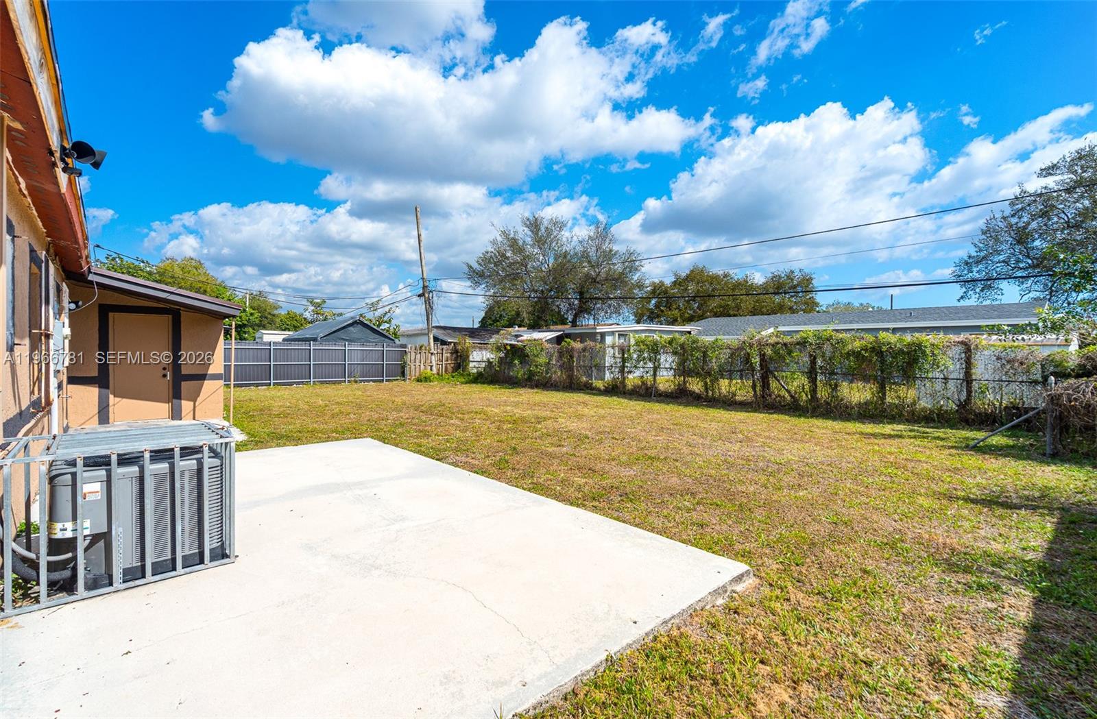 GOLDEN HIGHLANDS EST - Residential