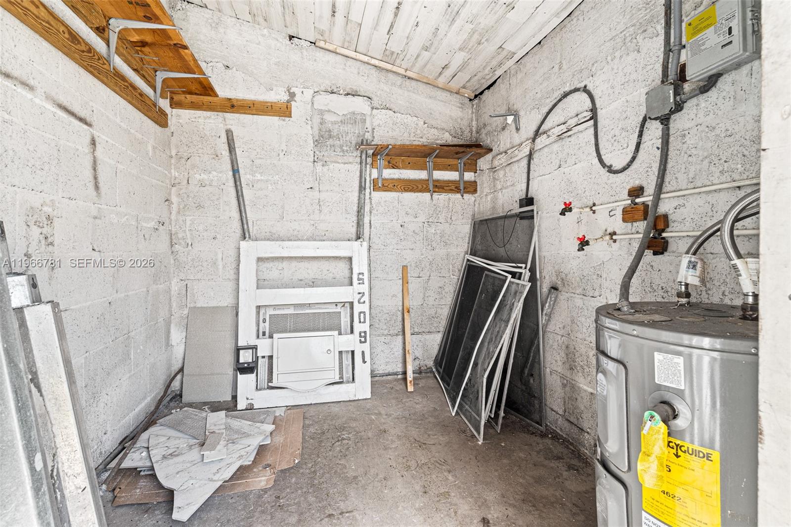 GOLDEN HIGHLANDS EST - Residential