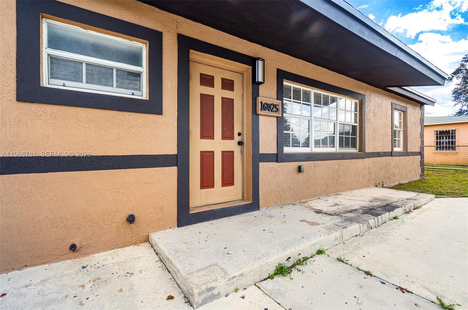 GOLDEN HIGHLANDS EST - Residential