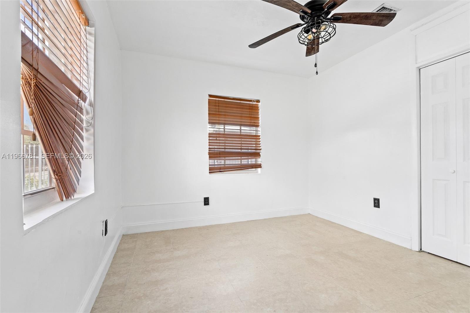 GOLDEN HIGHLANDS EST - Residential