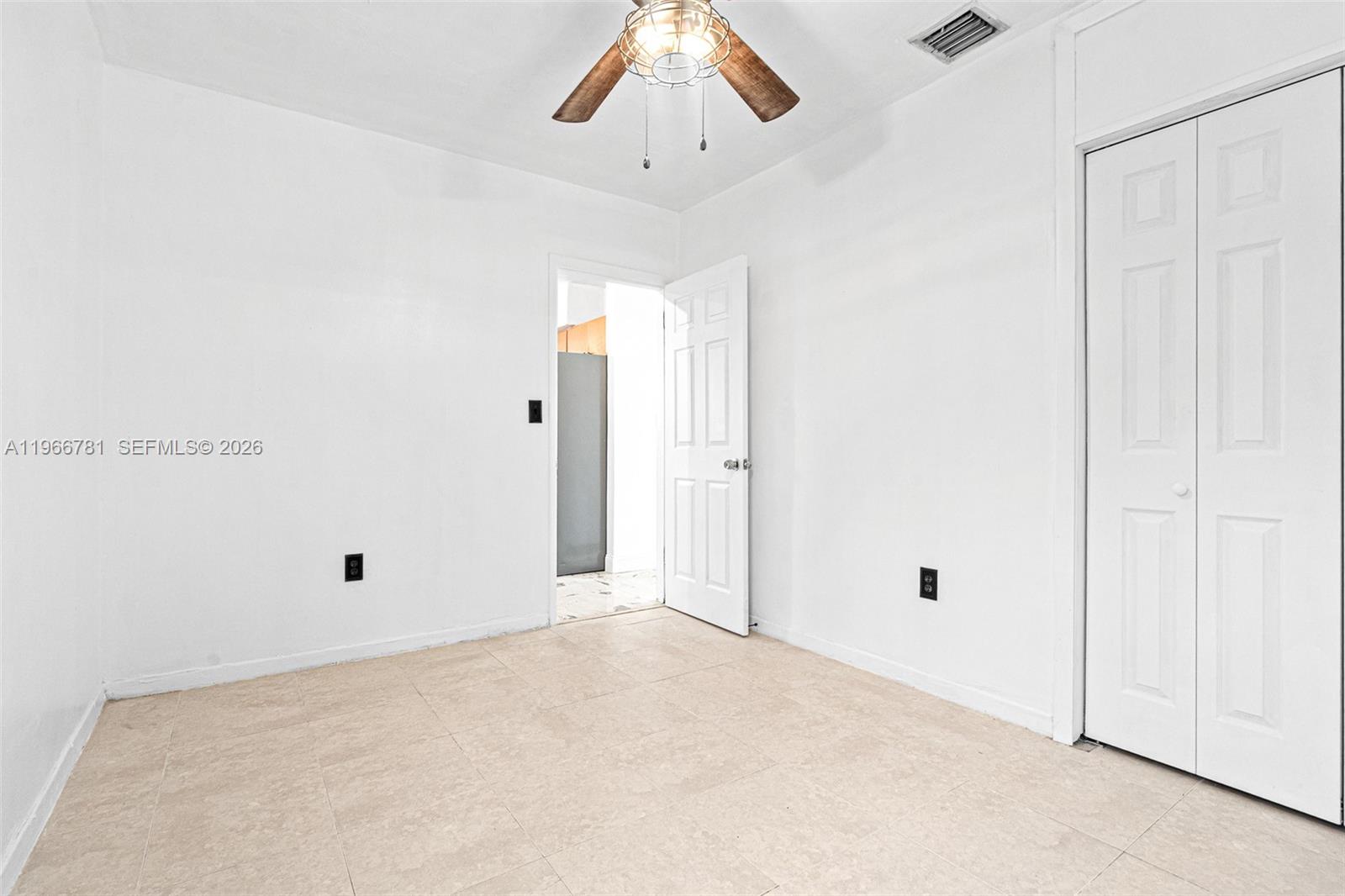 GOLDEN HIGHLANDS EST - Residential