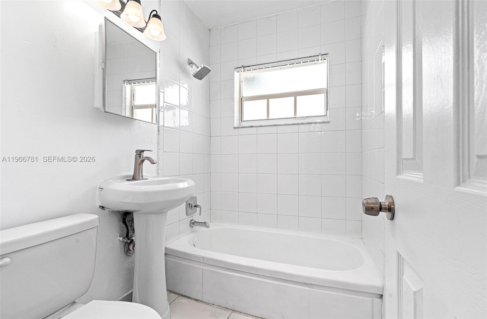 GOLDEN HIGHLANDS EST - Residential